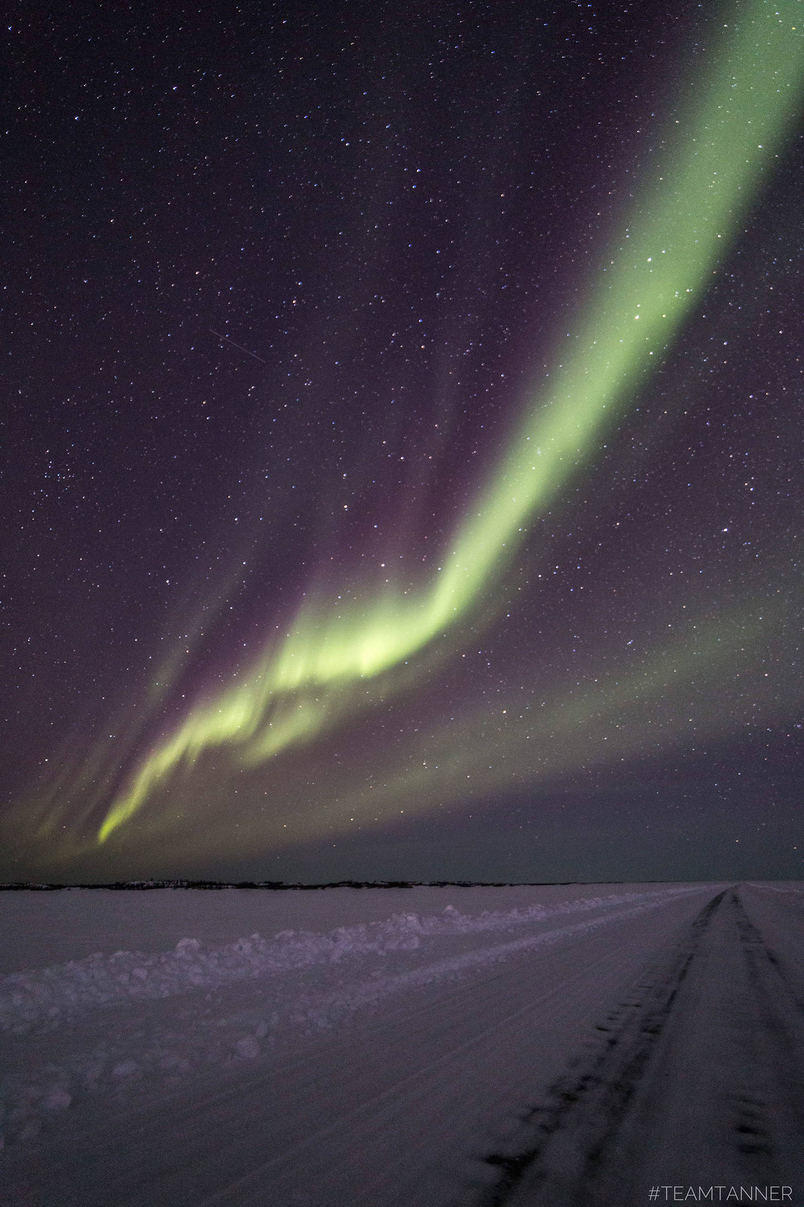 11061719_web1_180321-PON-team-tanner-northern-lights_4