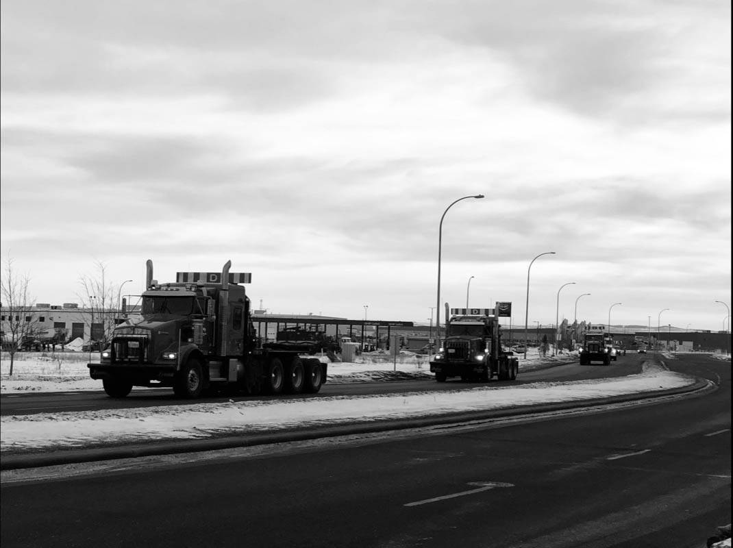 WATCH Propipeline convoy departs from Red Deer to Sylvan Lake to protest lack of pipeline