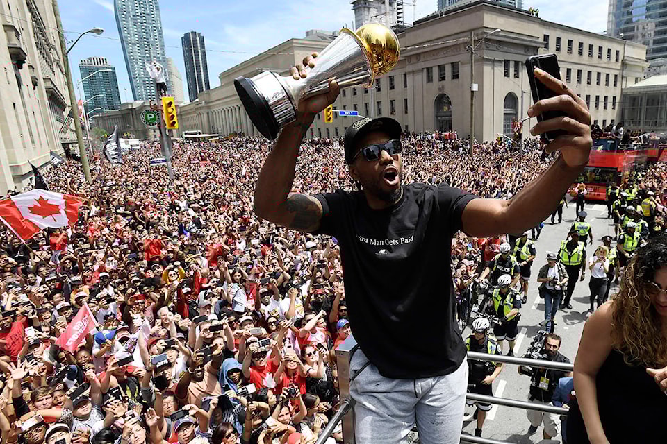 Fans in Canada and abroad mourn and reflect as Kawhi Leonard leaves the Raptors Lacombe Express