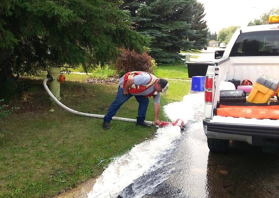 17934992_web1_hydrant-flushing