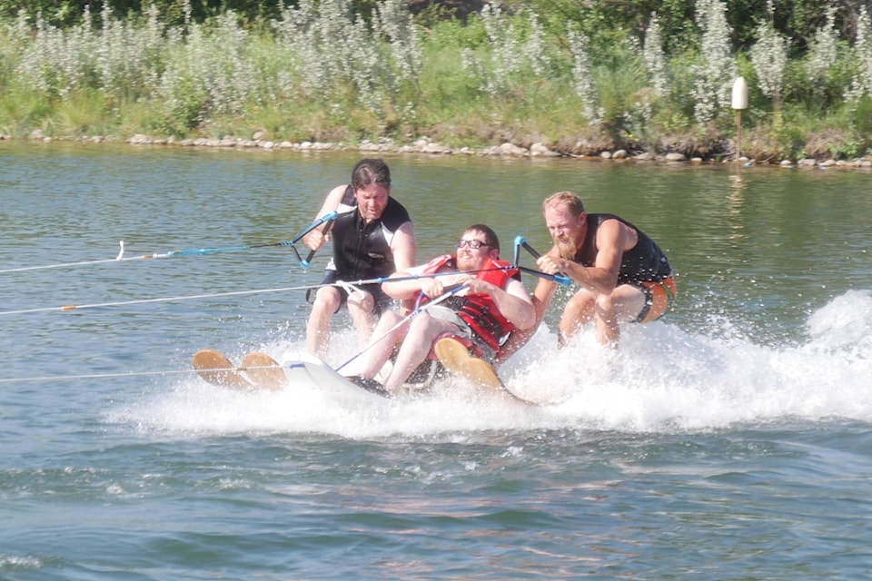 26133045_web1_210812-RDA-Adaptive-waterskiing