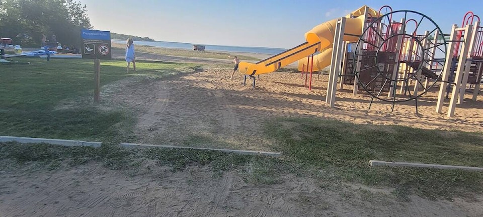 32935397_web1_AspenBeach_1
