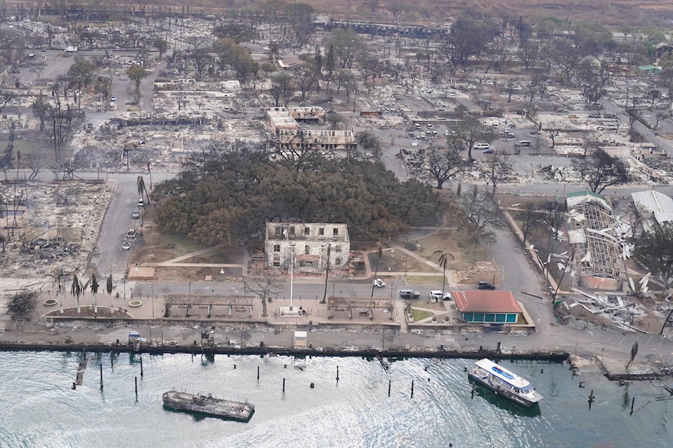 33578677_web1_230811-CPW-Maui-wildfires-_1