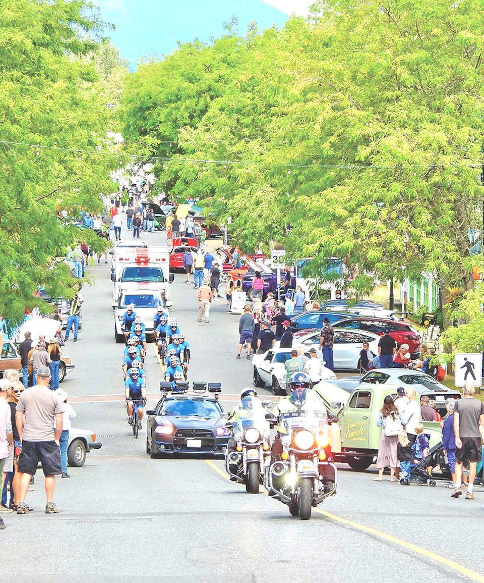 Tour de Rock riders welcomed during Ladysmith car show