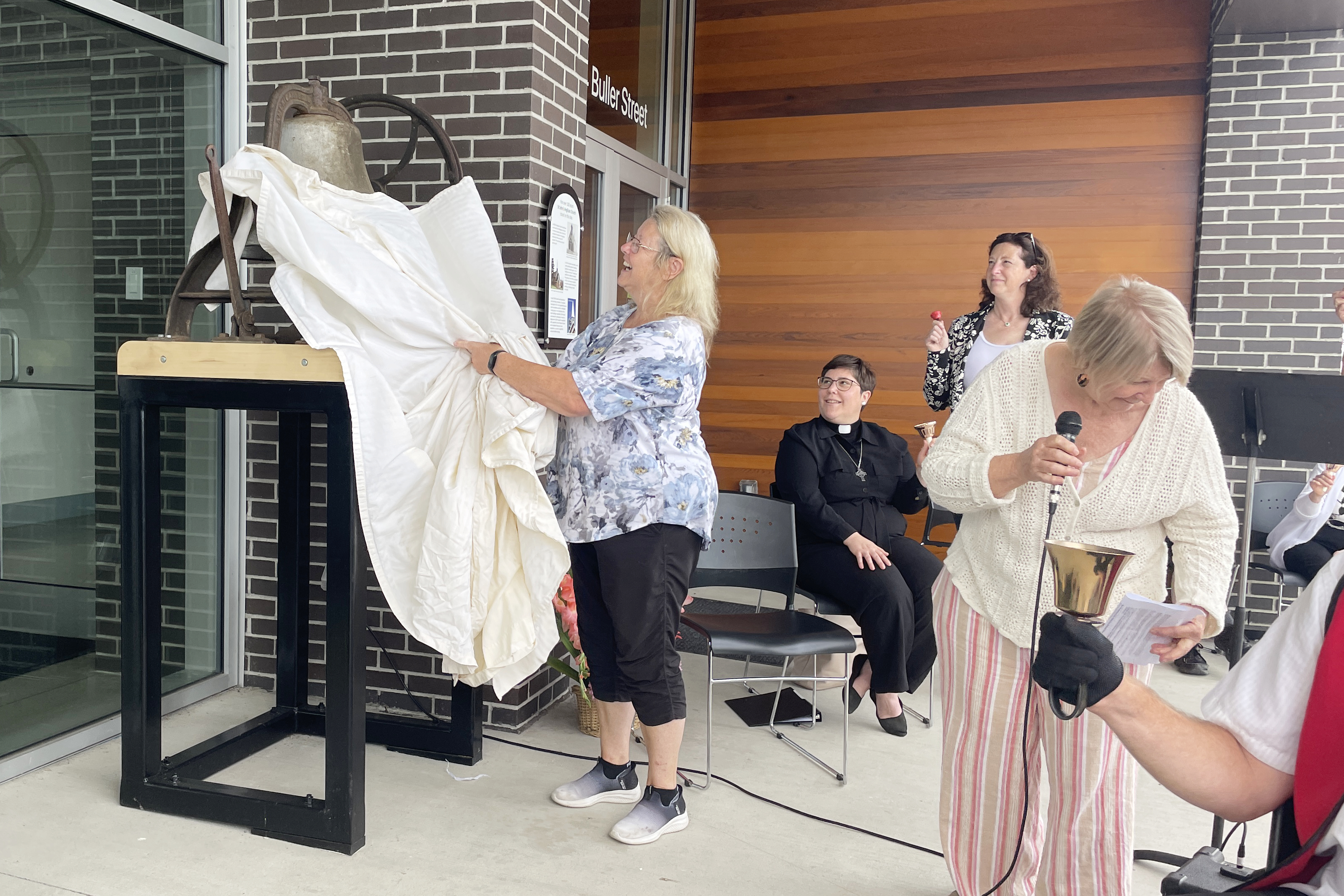 St. John’s bell unveiled at Heart on the Hill in Ladysmith