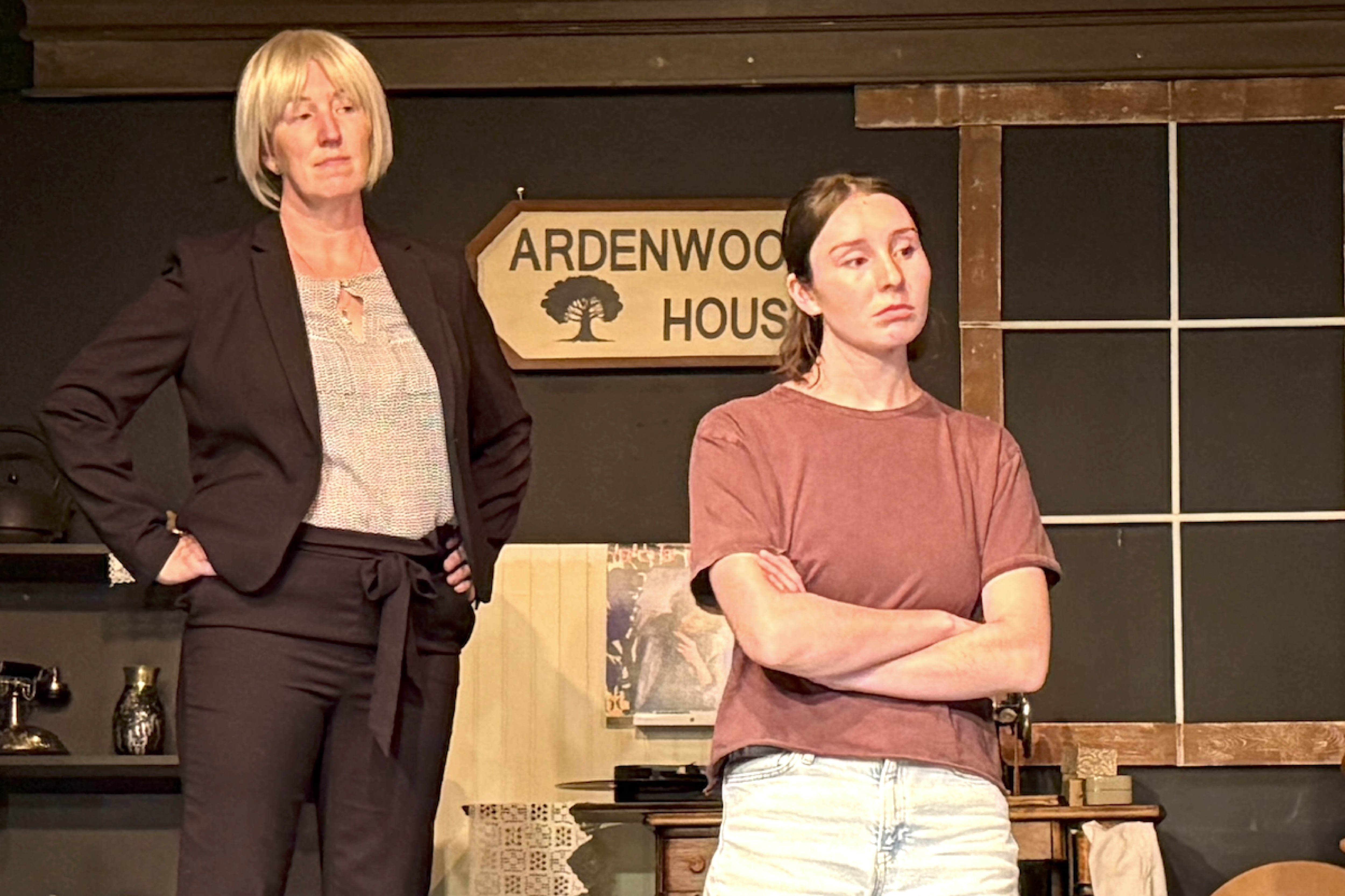 'Unrehearsed Murder' lifts curtain on theatre life