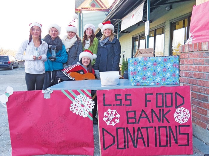 33550ladysmithLadysmithSecondarySchoolDancers-fooddrive