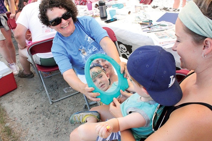 63369ladysmithFacePaintingKidsMarineFest2