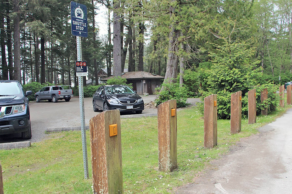 25220420_web1_210519-UWN-WEB-Tofino-pay-parking_1