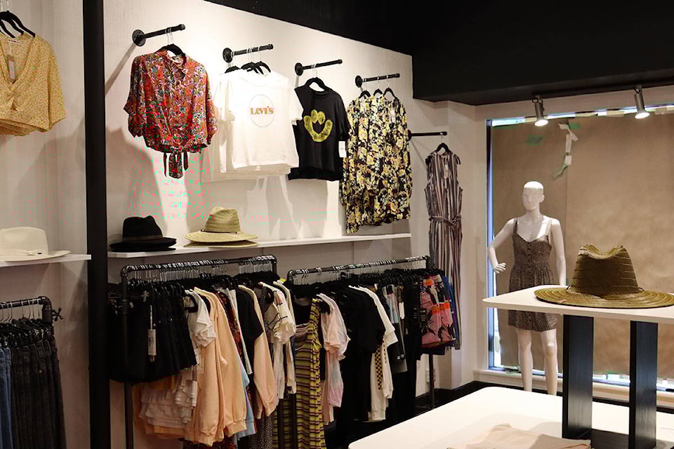 New youthful men s and women s clothing store opens on 1st avenue Ladysmith Chemainus Chronicle