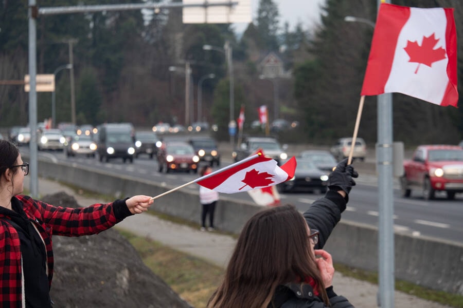 A convoy rallying against COVID-19 mandates passed through Ladysmith on Jan.29 on its way to Victoria. (Photo by Tyler Hay)