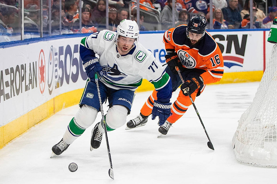 28972732_web1_220429-IFD-Canucks-Oilers-canucks_1