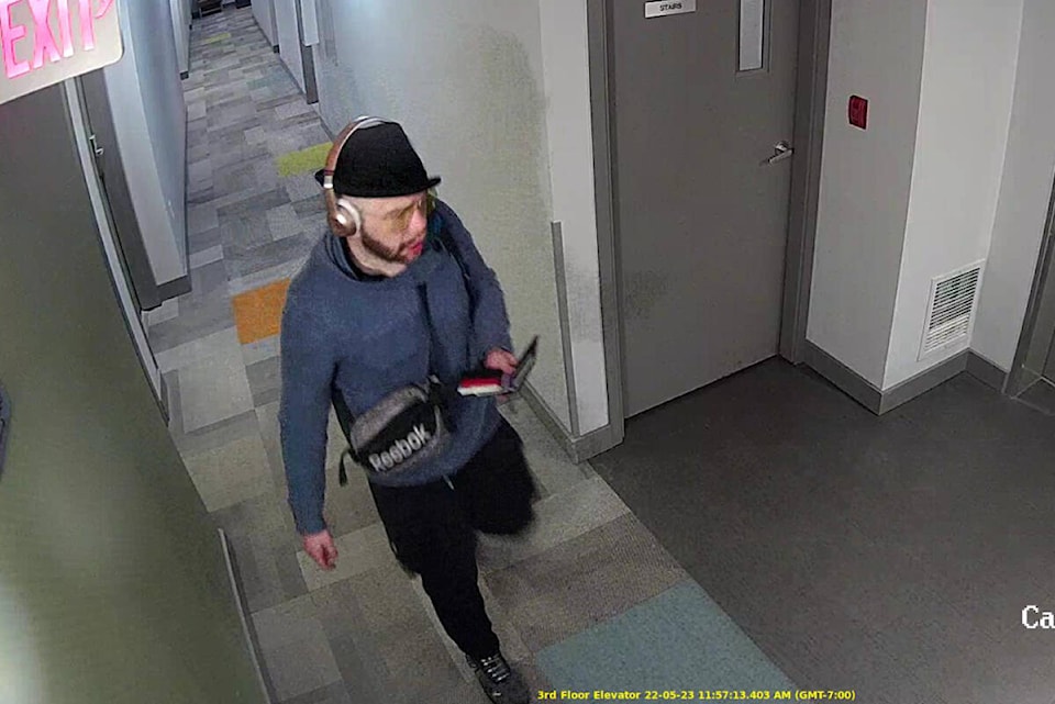 29312281_web1_220531-PNR-CrimeSpreeSidneyHotel-Thief_1