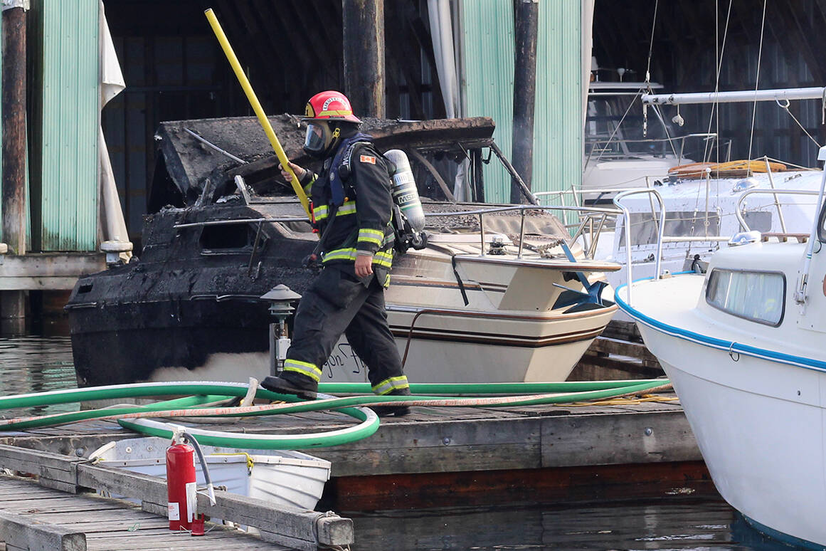 29778728_web1_copy_220720-NBU-boat-fire-1_1