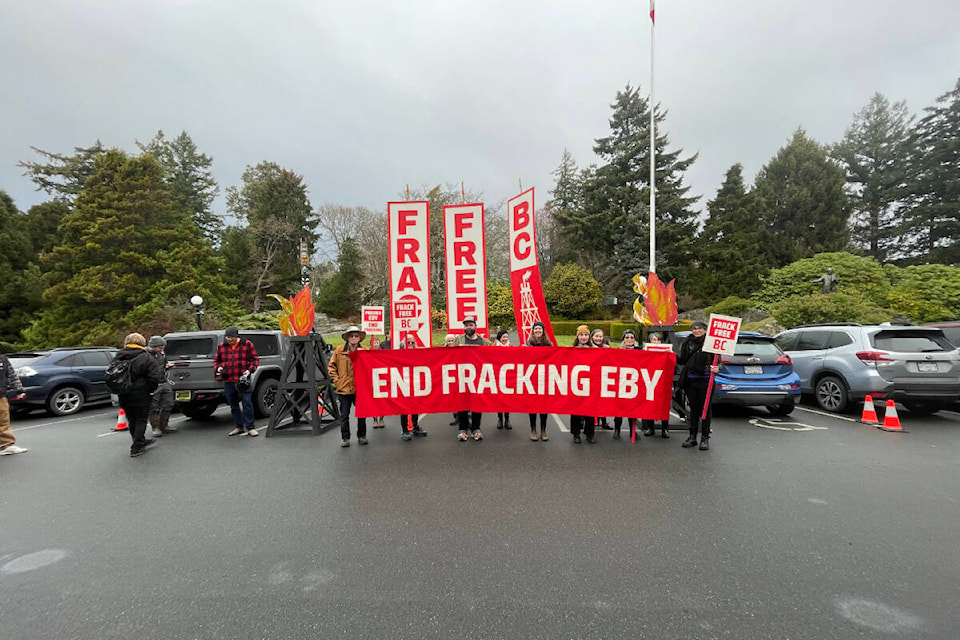 31239164_web1_221207-VNE-FRACKING-PROTEST-fracking_1