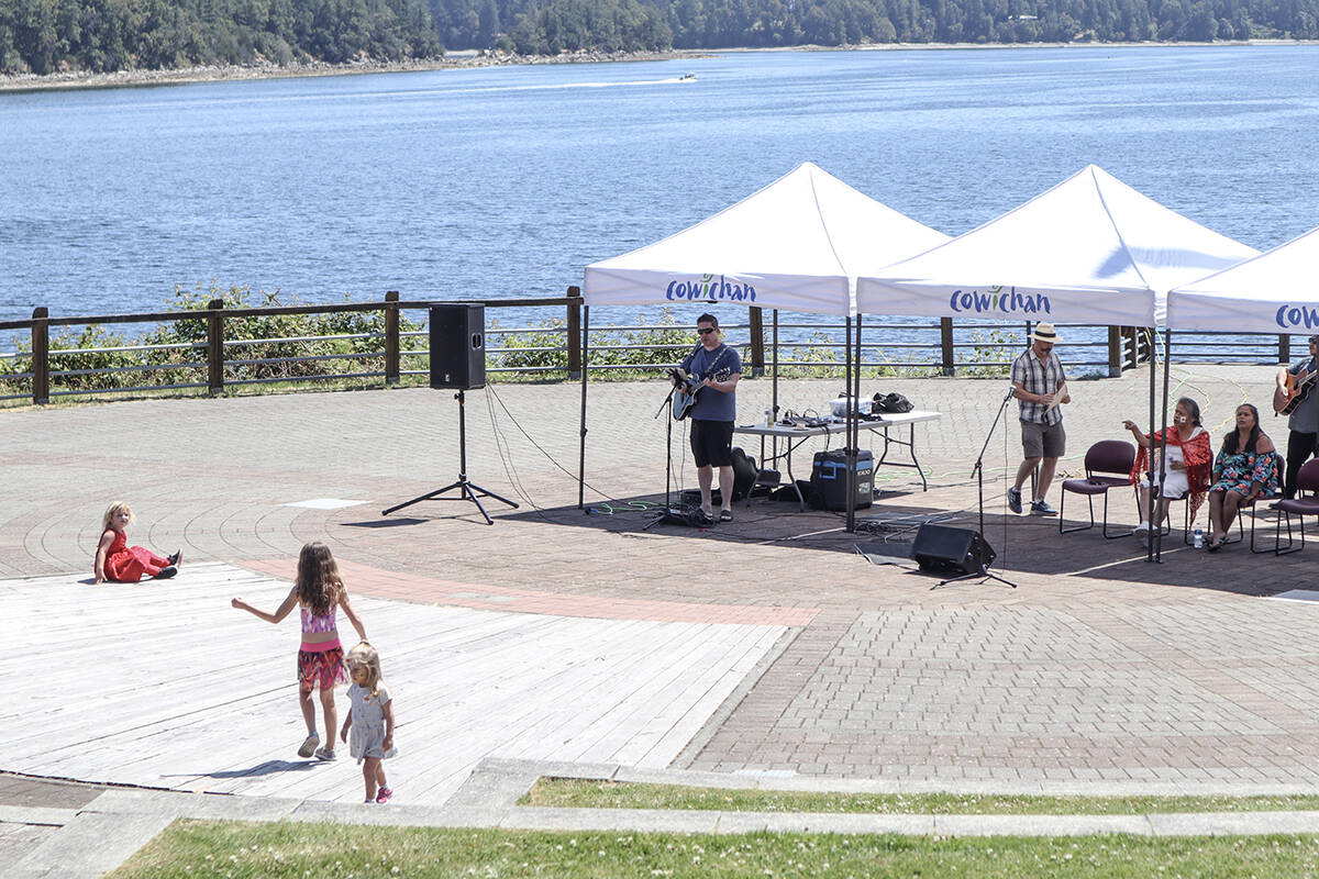 33145458_web1_230627-NBU-Ladysmith-Canada-Day-1_1