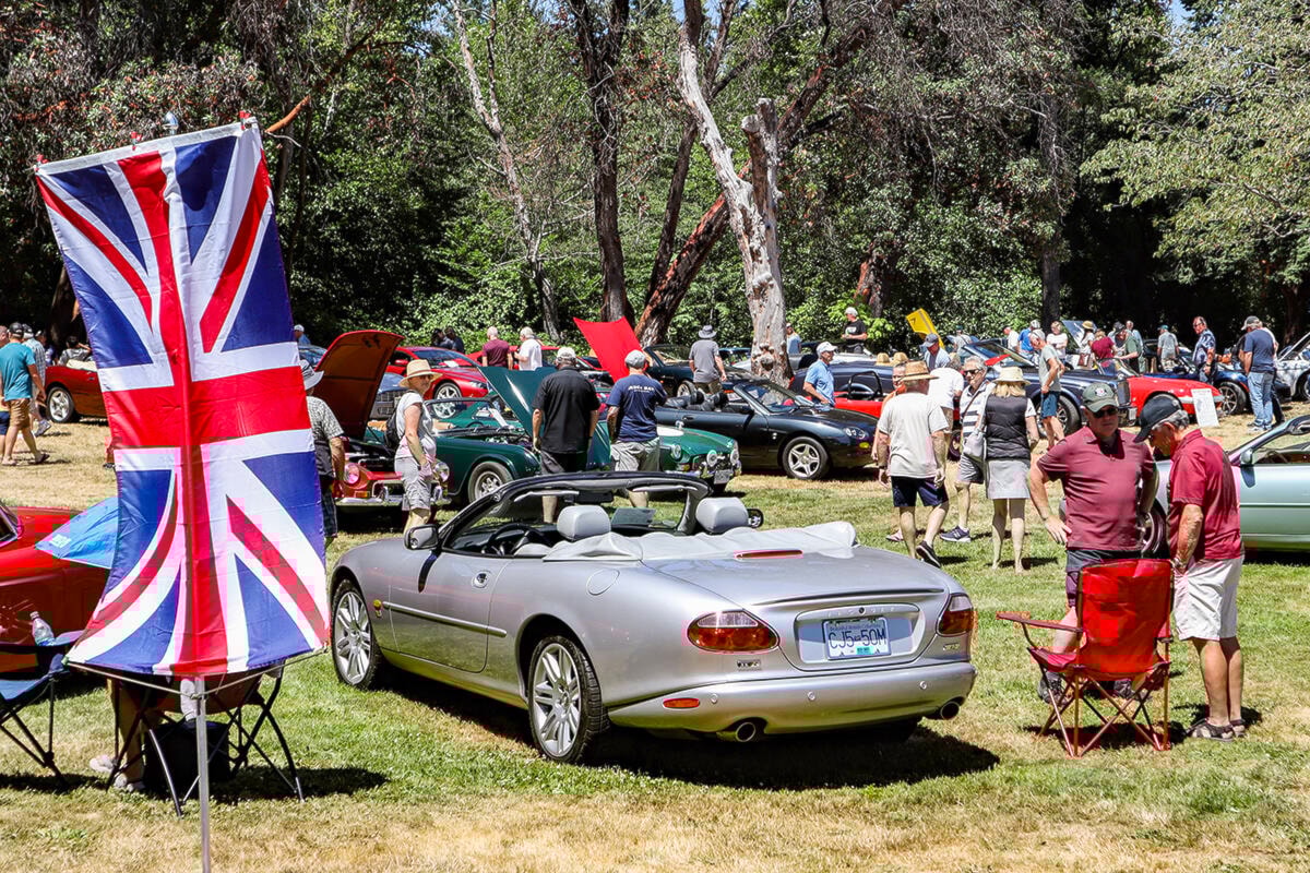 English autos park at the park at Ladysmith’s Brits on the Beach