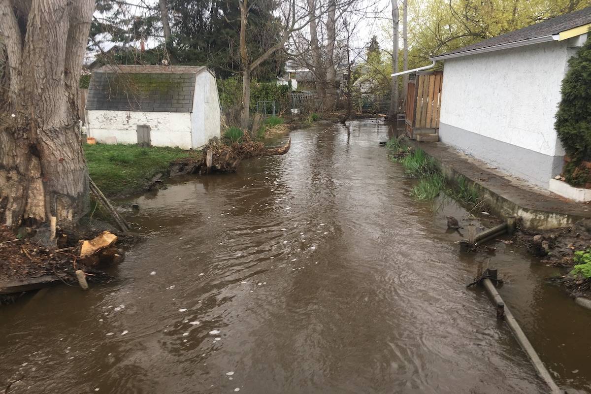 web1_170424-BPD-flood3