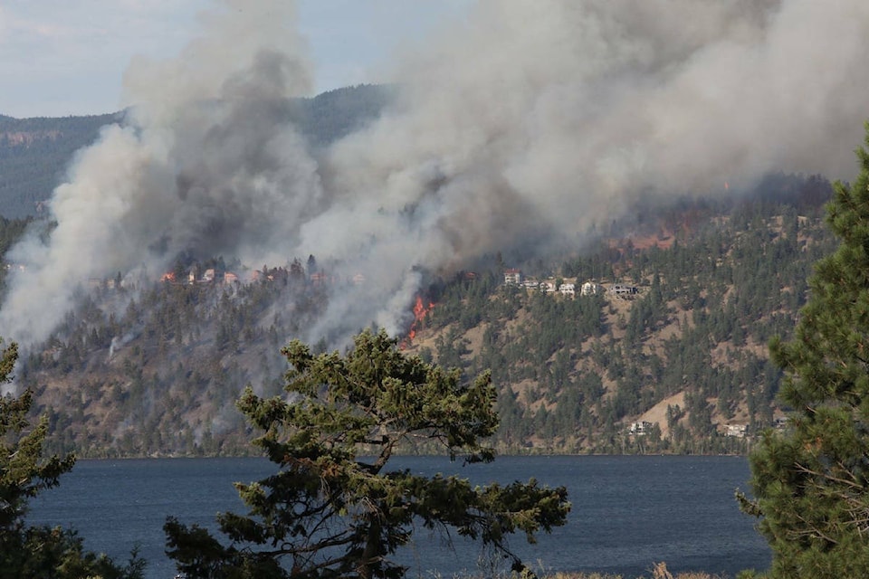 7754798_web1_170719_WIN_Okanagan-Center-fire2