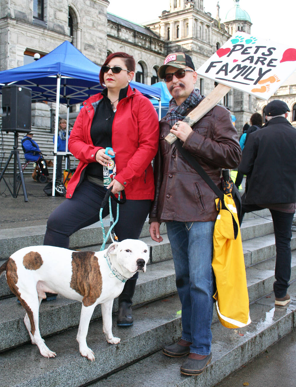 9036749_web1_VNE-PetFriendlyRentalsRally2