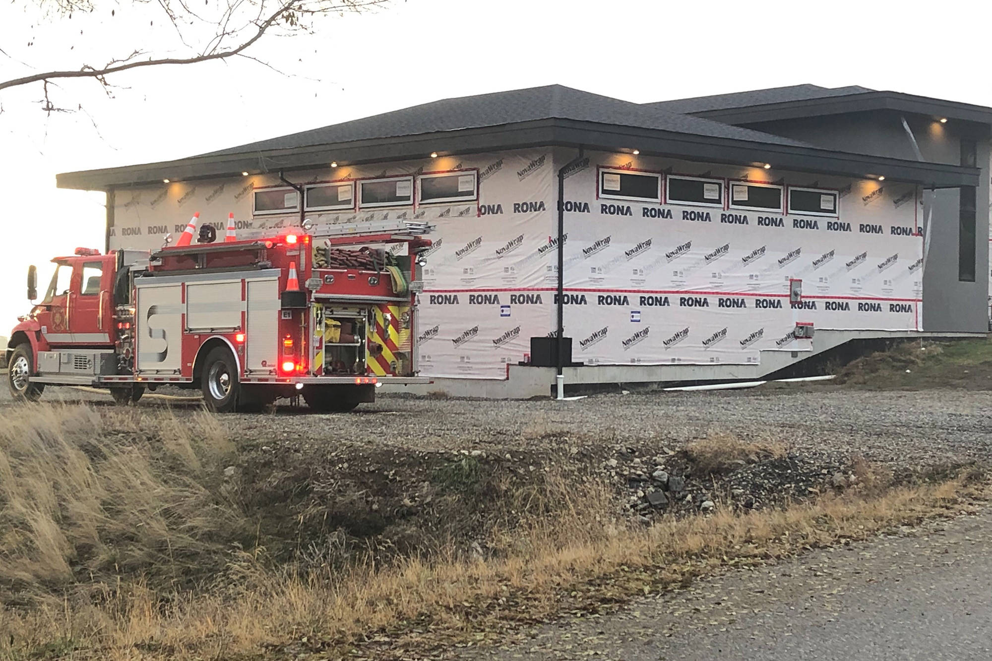 19456390_web1_copy_coldstream-garage-fire1