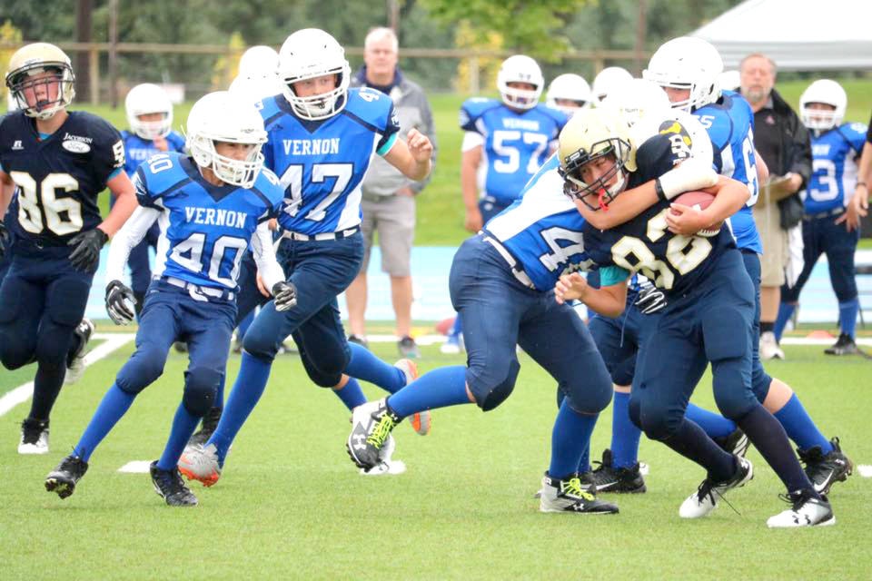 22687936_web1_190913-VMS-football