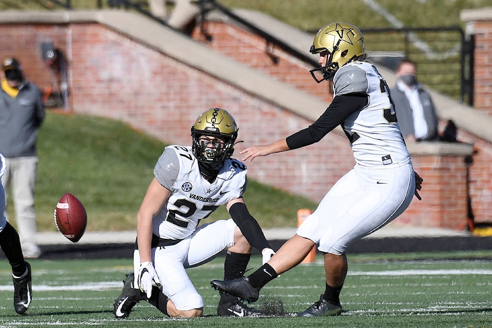 23471540_web1_201128-IFD-Vanderbilt-Female-Kicker-fuller_1