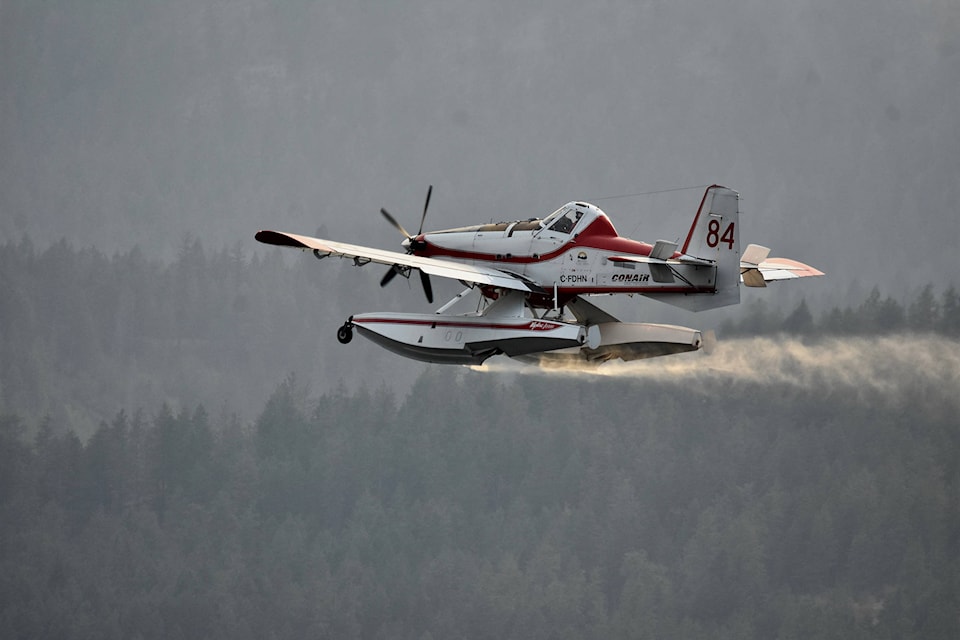 26087594_web1_210812-VMS-WRL-Monday-waterbomber_1