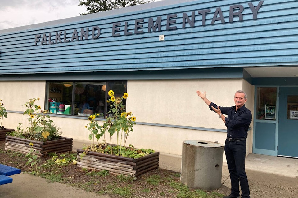 Col. Chris Hadfield, decorated Canadian astronaut, made a surprise stop at Falkland School Sept. 17, 2021, on his way to pick up his new puppy, Henry, from the community. (Falkland School)