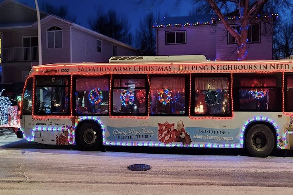 31385189_web1_221229-KCN-santa-bus-50k-santabus_1