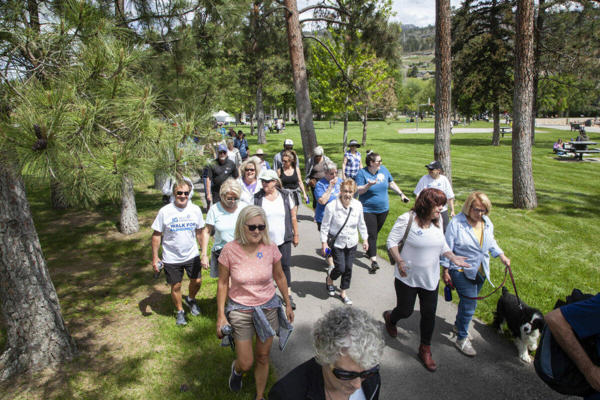 The 2022 Walk for Alzheimers at Skaha Lake saw a large turnout. (Jessica Wittman photo)