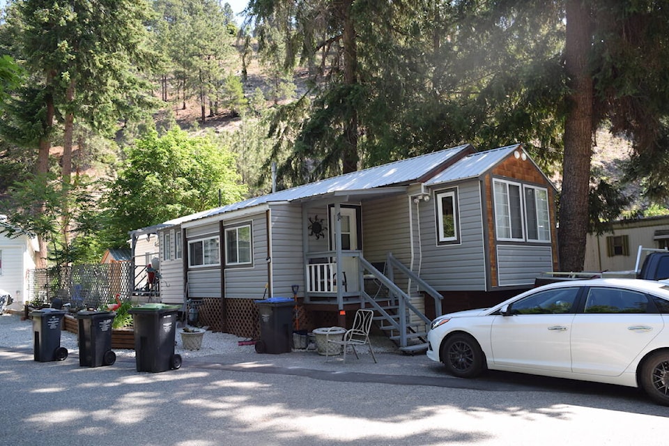 The home of Eric and Margaret Anderson in a 55+ mobile home park in Peachland. (Brittany Webster/Black Press)