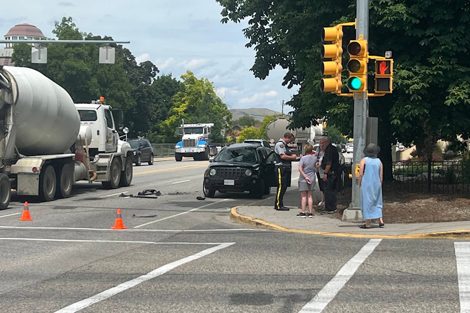 33171973_web1_230706-VMS-rollover-crash_1