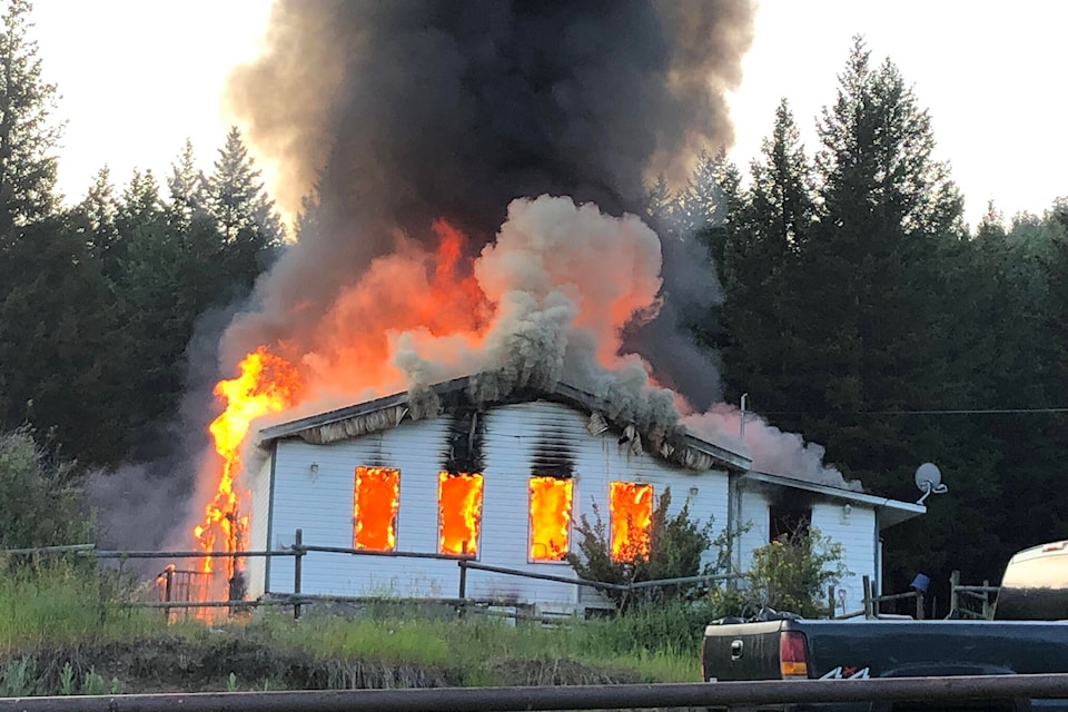 33234102_web1_230711-PWN-Housefire_1