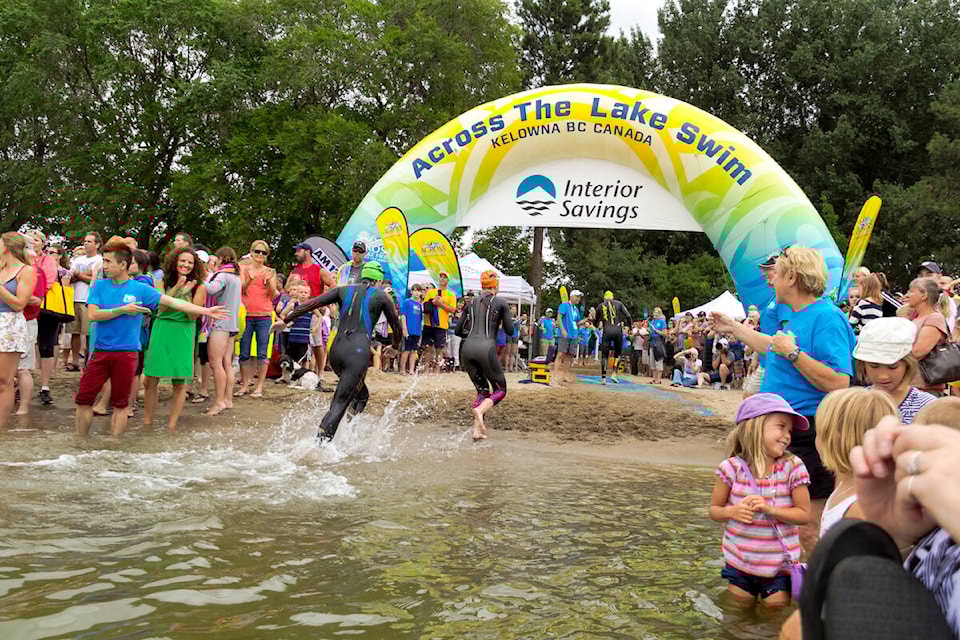 33298340_web1_230720-KCN-swimacrossthelake_1