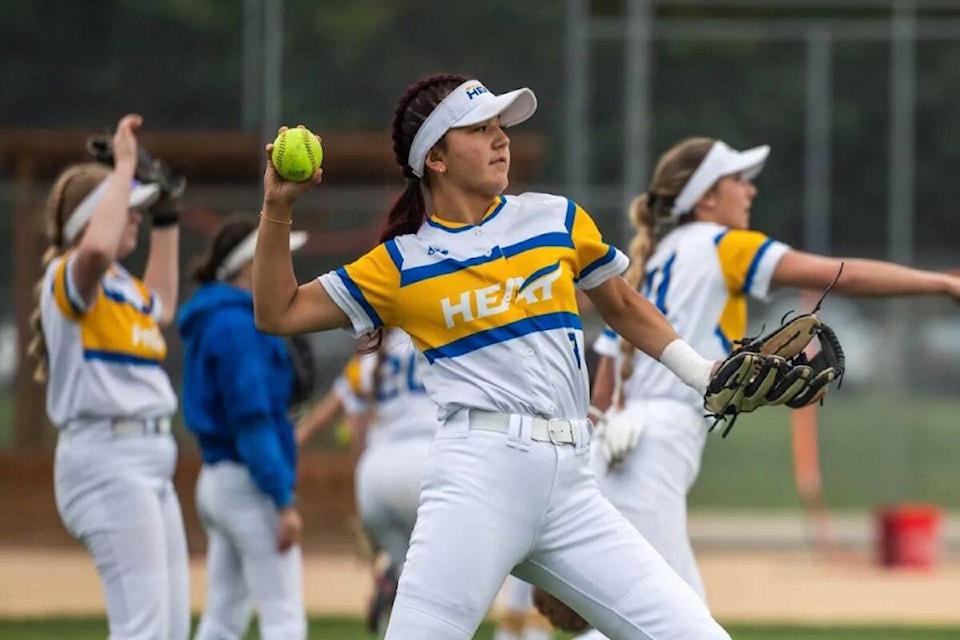 33312381_web1_230720-KCN-UBCO-softball_1