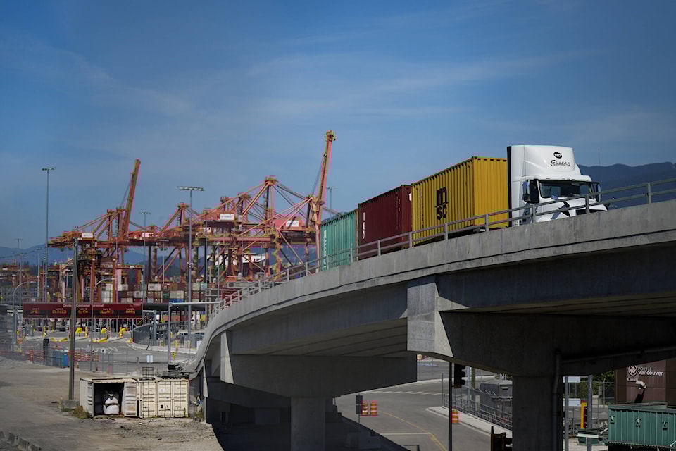 33348563_web1_230719-CPW-ports-deal-rejected-truck_1