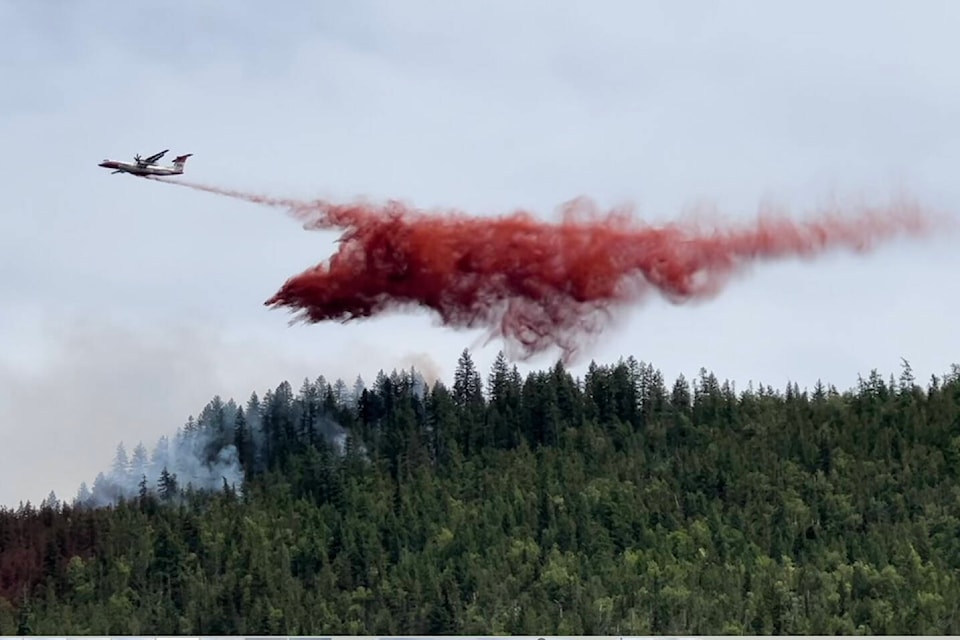 33488298_web1_230727-VMS-wildfire-enderby_1