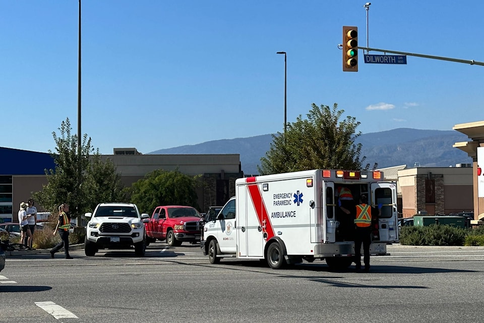 33848520_web1_230909-KCN-ambulance