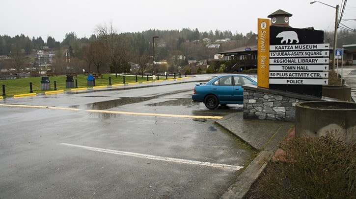 2781lakecowichan0316Parking02web