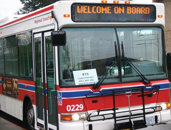 74030lakecowichanBUSpartybus.ss