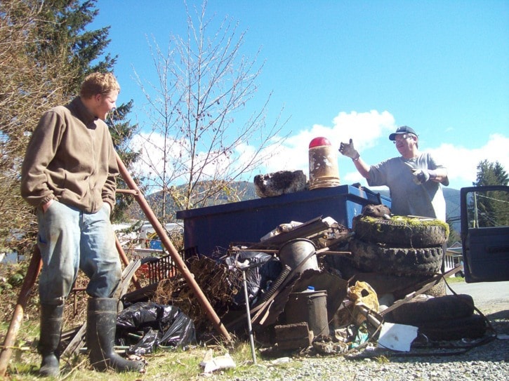 88463lakecowichanWEB-Cleanup-FrankSutherland