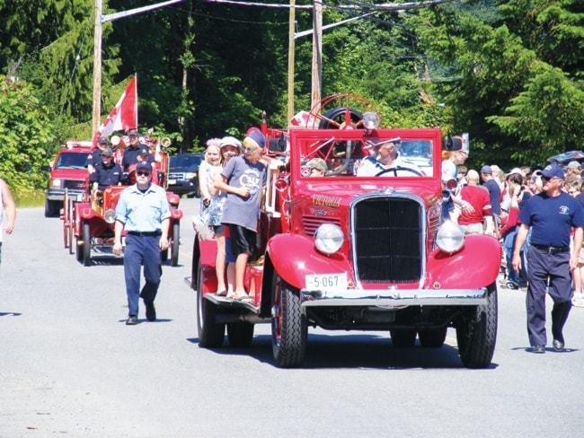 97096lakecowichanWEBHMB-Car