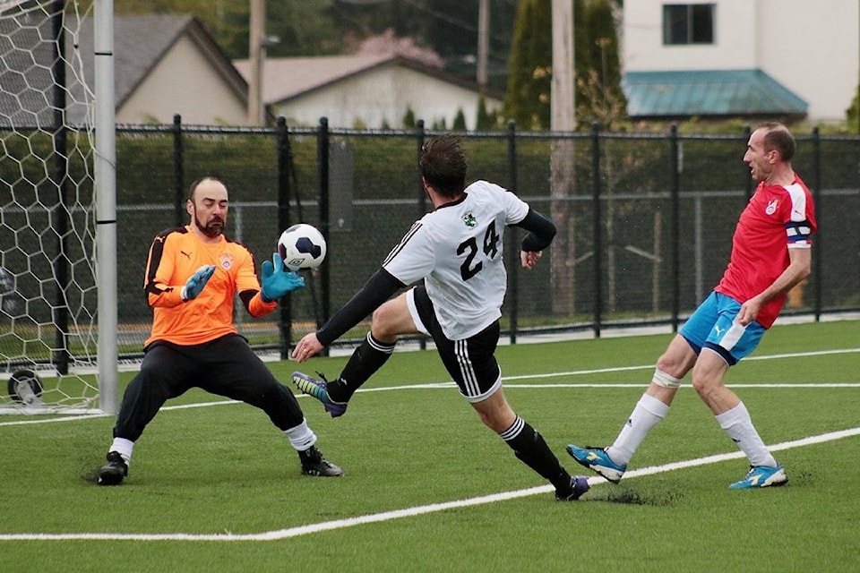 web1_170425-CCI-M-49ers-barker-second-goal