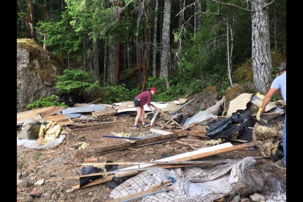 7674258_web1_170719-LCO-clearing-derelict-float-home-from-Sandy-Beach_3