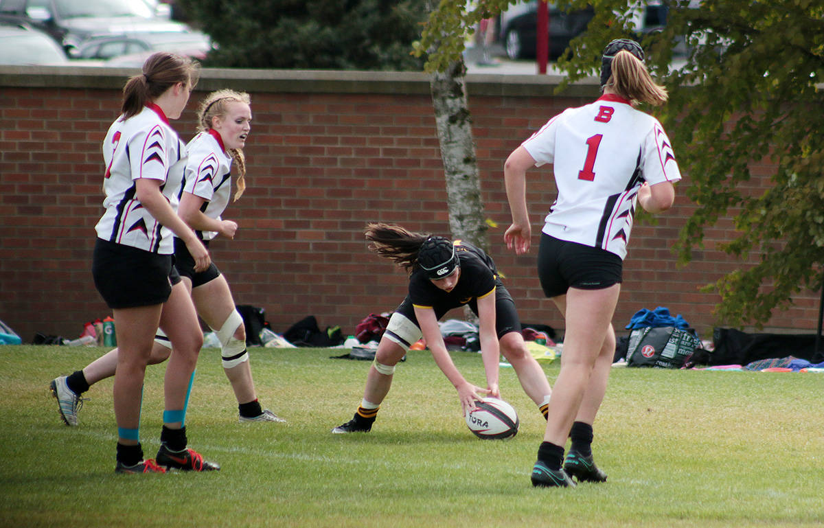 11784320_web1_island-girls-7s-1