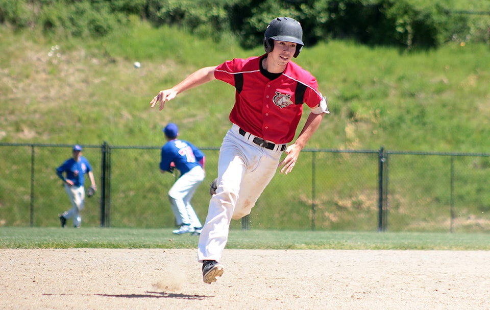 11880255_web1_midget-mustangs-morley-scott-triple-2