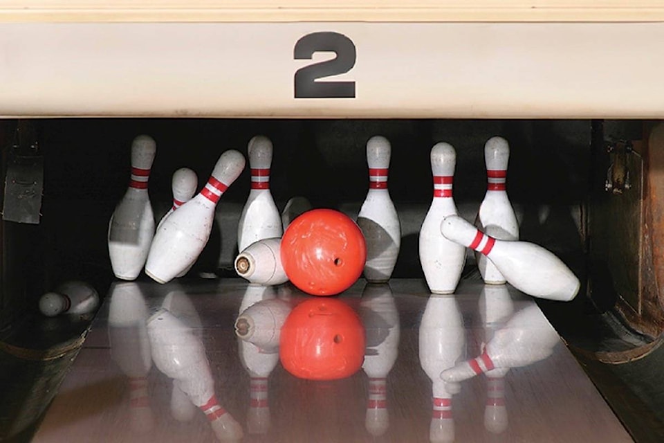 14542033_web1_181207-CCI-school-bowling_2