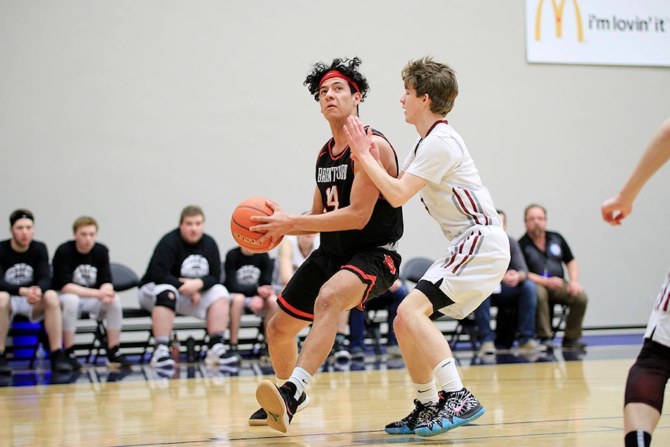 15863566_web1_190315-CCI-brentwood-bball_1