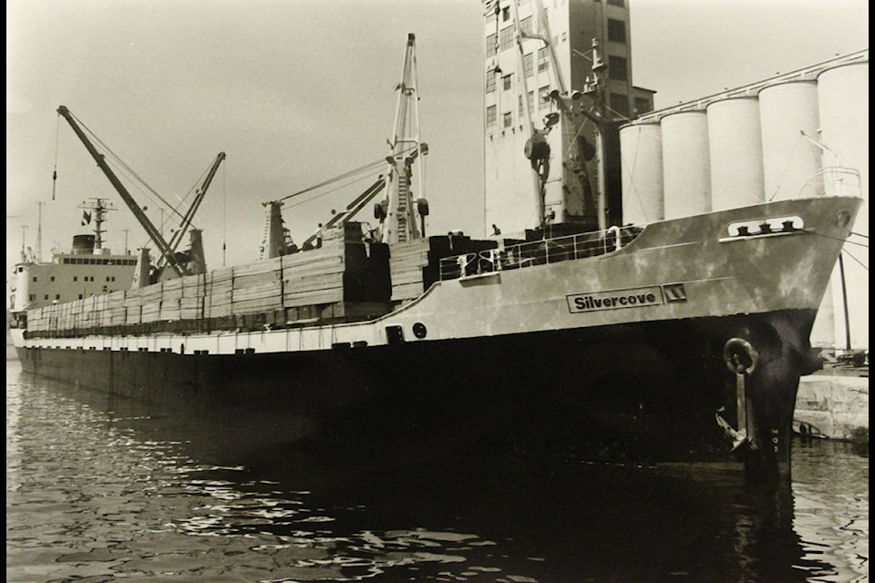 Ship at Ogden Point with a load of lumber. (T.W. Paterson photo)